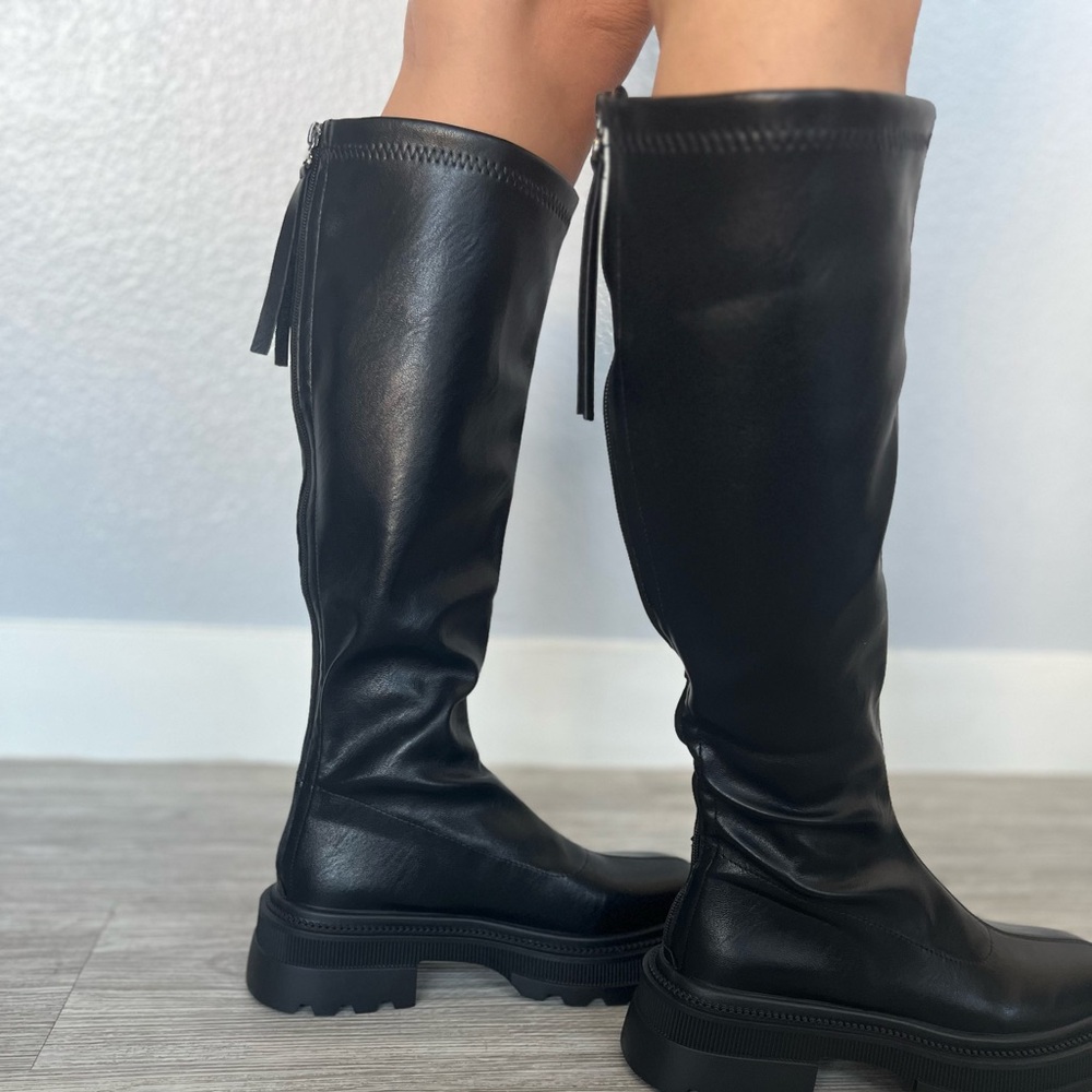 Boots black